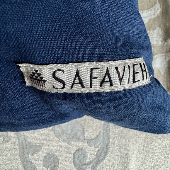 Safavieh Collette Navy and White Square 18” Pillows Beautiful Accent Pillows - Picture 6 of 7